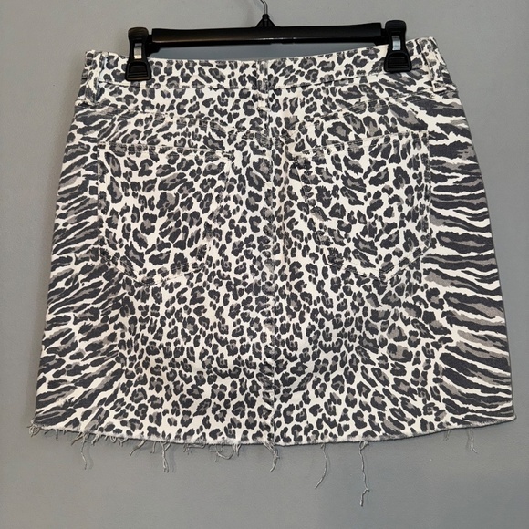 EUC Current/Elliott Leopard Print Denim Mini Skirt Size 28 - Picture 5 of 6